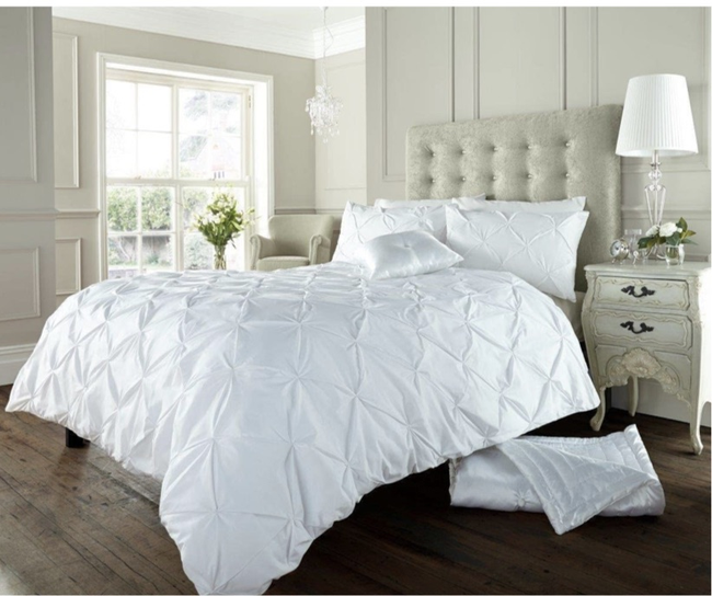 Gaveno Cavailia Alford Pintucks Style Luxurious Duvet Cover Sets Quilt Cover Sets Bedding Sets with Pillowcases (White, King)
