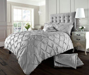 Gaveno Cavailia Alford Pintucks Style Luxurious Duvet Cover Sets Quilt Cover Sets Bedding Sets with Pillowcases (Silver, King)